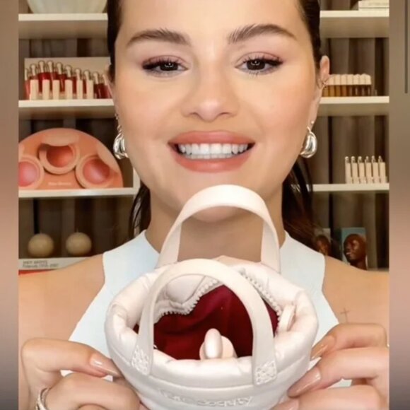 NWT Rare Beauty Mini Tote Keychain and Lip Soufflé, Mascara, Lip Oil Samples - Picture 6 of 6